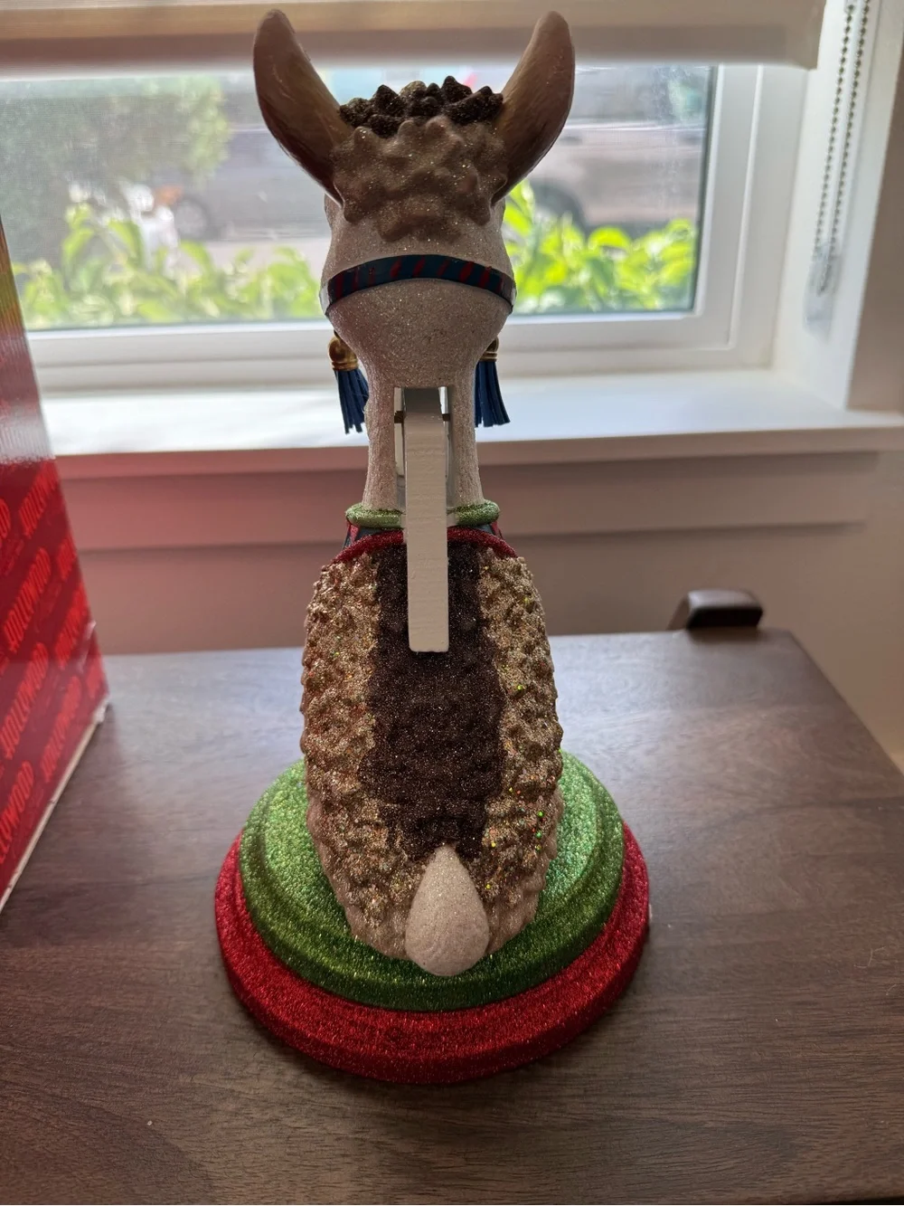 N/A or eye nutcracker